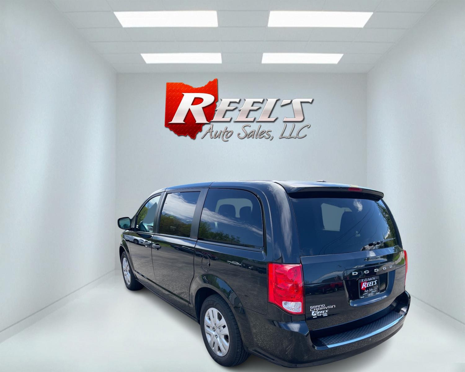 2019 Black /Black Dodge Grand Caravan SE (2C4RDGBG6KR) with an 3.6L V6 DOHC 24V engine, 6A transmission, located at 547 E. Main St., Orwell, OH, 44076, (440) 437-5893, 41.535435, -80.847855 - This 2019 Dodge Grand Caravan SE presents a practical and spacious option for families or travelers needing room for seven passengers. Powered by the robust 3.6L Pentastar V6 engine paired with a 6-speed automatic transmission, it delivers a smooth and reliable driving experience. This model boasts - Photo #6